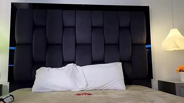 Calipso_Parisi from StripChat is Freechat