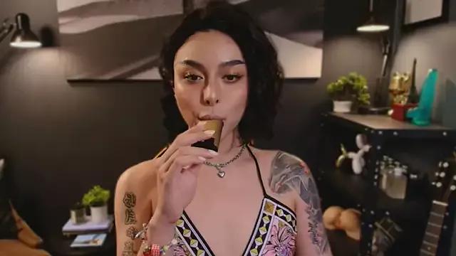 callmeLUNA from StripChat is Freechat