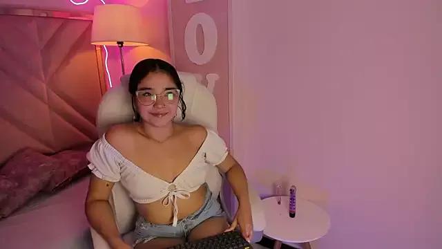 CamiJones from StripChat is Freechat