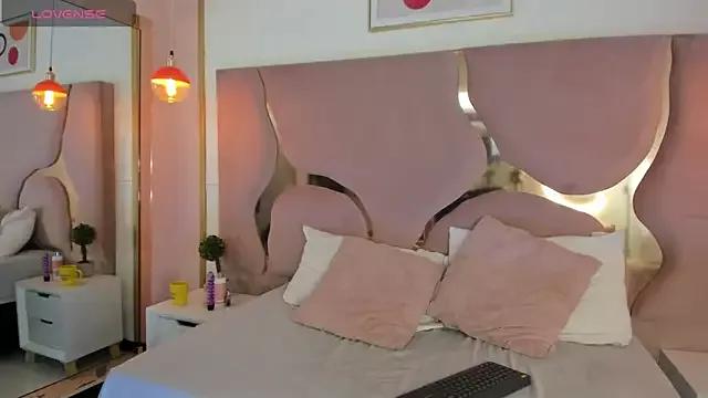 CamiJones from StripChat is Freechat
