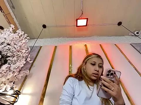 Photos of CamilleMilano from StripChat is Freechat