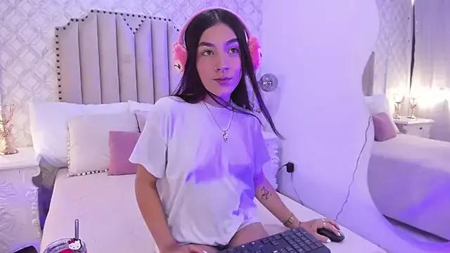 Entertain your itch for girls livestreamers with our collection of stunning models, skilled in the art of temptation and delight.