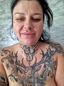 CannabisQueenn from StripChat is Freechat