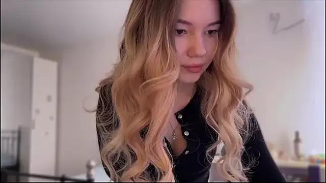 Entertain your itch for girls livestreamers with our collection of stunning models, skilled in the art of temptation and delight.