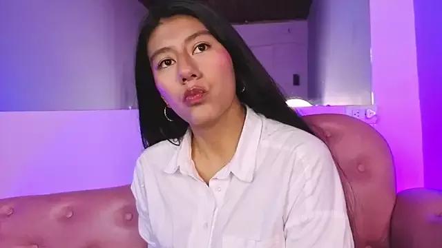 CarlaAlvez from StripChat is Freechat