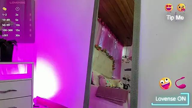 Carlie_Evans from StripChat is Freechat