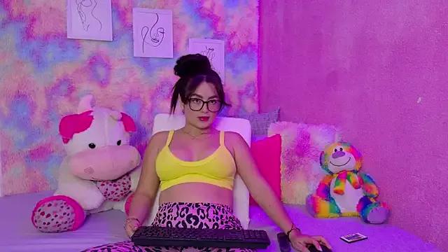 Entertain your itch for girls livestreamers with our collection of stunning models, skilled in the art of temptation and delight.