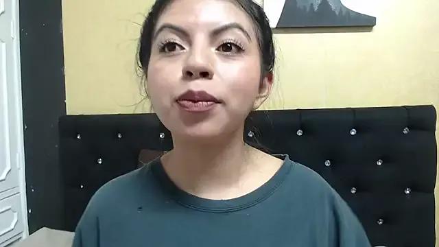 CarolineBrunx from StripChat is Freechat