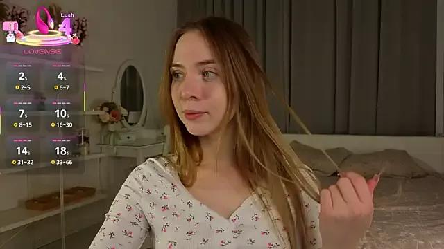 CarollSmithh from StripChat is Freechat