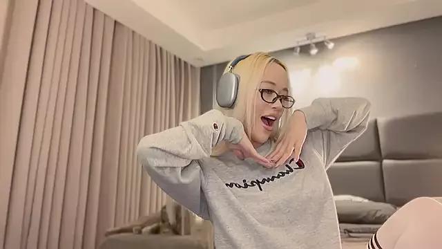 Entertain your itch for girls livestreamers with our collection of stunning models, skilled in the art of temptation and delight.