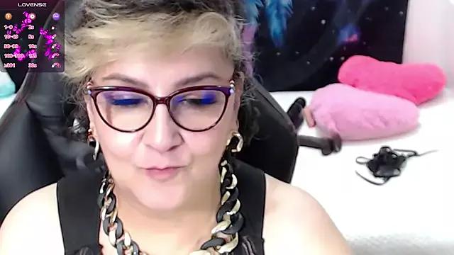 cataleya_mom from StripChat