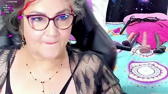 cataleya_mom from StripChat