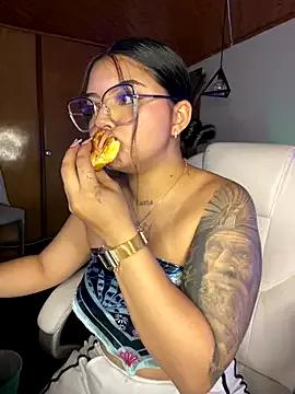 Catalina18_pink from StripChat is Freechat