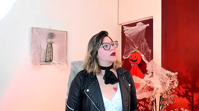 Entertain your itch for girls livestreamers with our collection of stunning models, skilled in the art of temptation and delight.