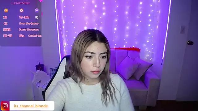 Entertain your itch for girls livestreamers with our collection of stunning models, skilled in the art of temptation and delight.