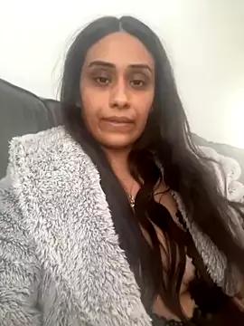 Cherry_Luxy from StripChat is Freechat