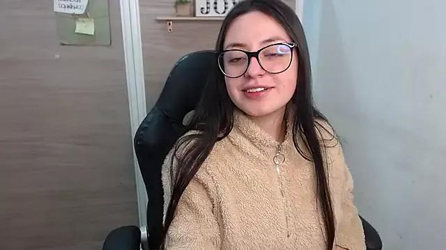 Entertain your itch for girls livestreamers with our collection of stunning models, skilled in the art of temptation and delight.