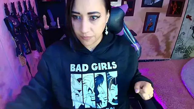cherryy_bombshelll from StripChat is Freechat