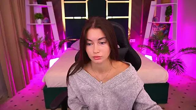 CherryyLulu from StripChat is Freechat