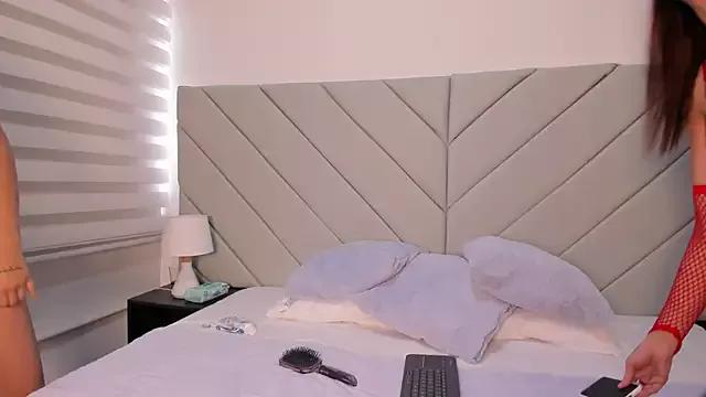 chloe_and_bonnie from StripChat is Freechat