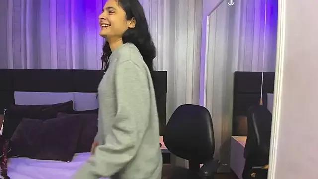 ChloeBennett from StripChat is Freechat