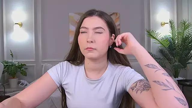 ChloeKissesYou from StripChat is Freechat
