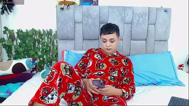 Chris_Hot22 from StripChat is Freechat