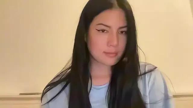 Photos of clairewntr from StripChat is Freechat