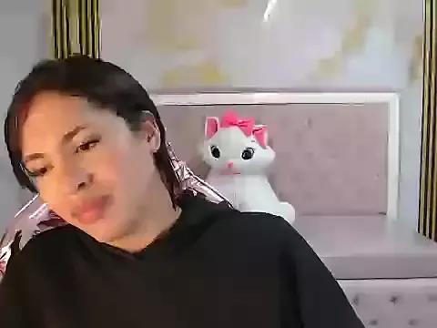 clara_evanss_s from StripChat is Freechat