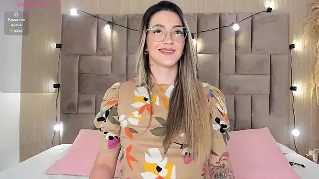 ClaradelMar from StripChat is Freechat