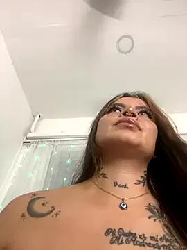 Clhoe___Ivana from StripChat is Freechat