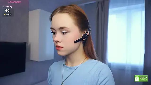 CloverDrews from StripChat is Freechat
