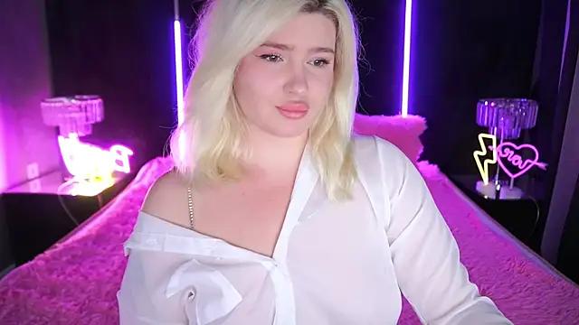 Entertain your itch for girls livestreamers with our collection of stunning models, skilled in the art of temptation and delight.
