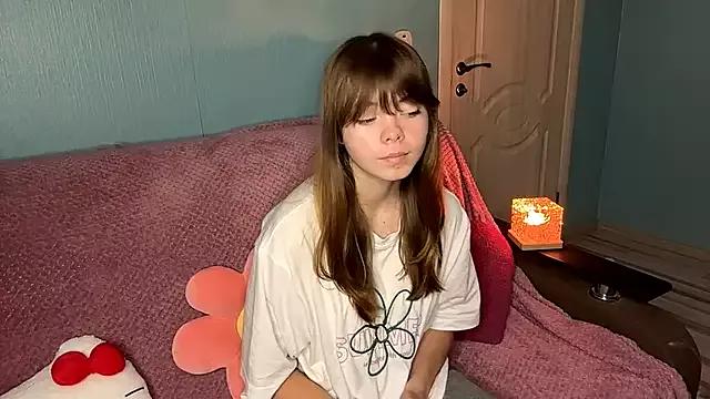 CoralinaEastoy from StripChat is Freechat
