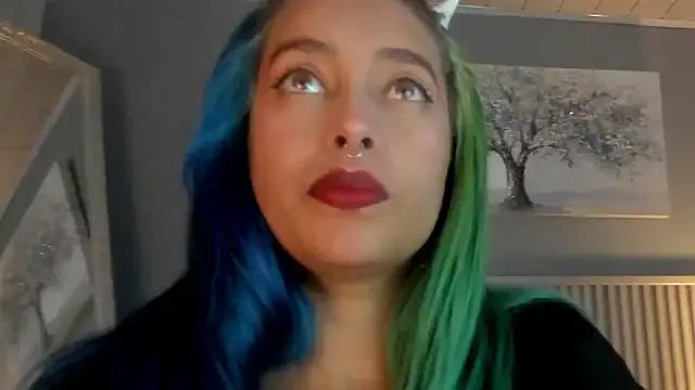 Cristal_r4ven from StripChat is Freechat