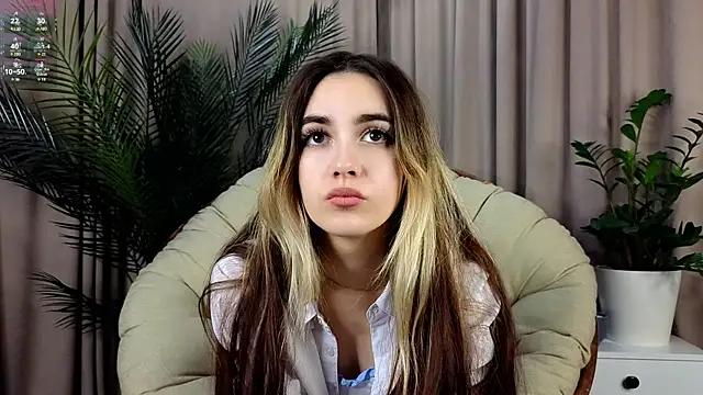 Entertain your itch for girls livestreamers with our collection of stunning models, skilled in the art of temptation and delight.