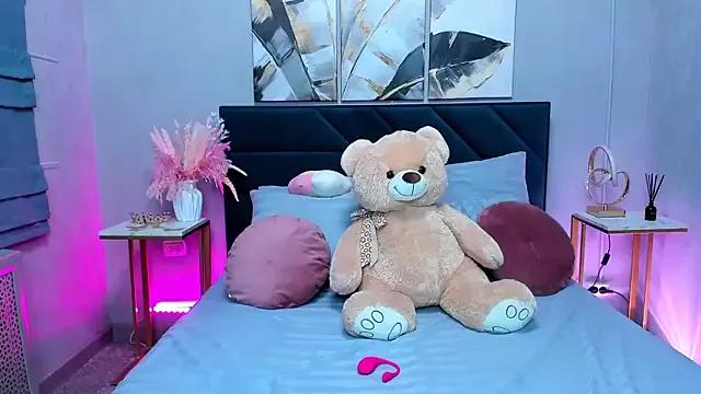 Curvy_Dynamite_ from StripChat is Freechat
