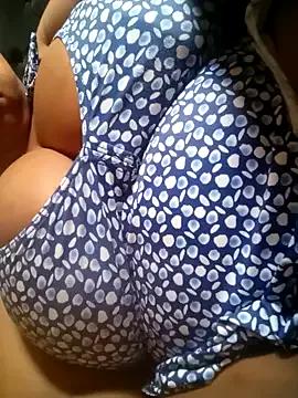 Curvycandy95 from StripChat is Freechat