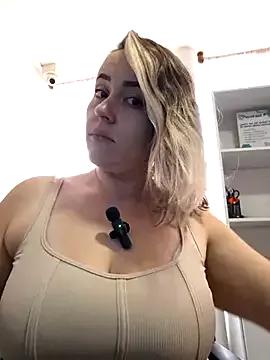 CurvyLust_x from StripChat is Freechat