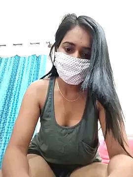 Curvyqueenz from StripChat is Freechat
