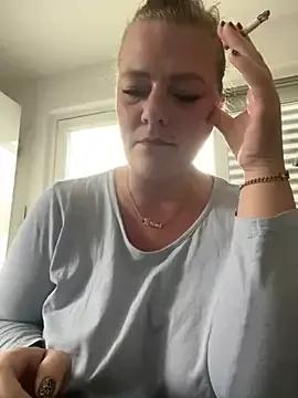 Curvyveri93 from StripChat is Freechat