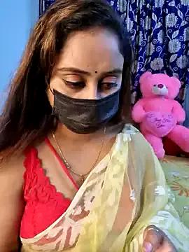 Cute-lusi from StripChat is Freechat