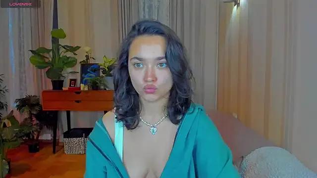CutePully from StripChat is Freechat
