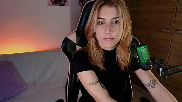 Dakotaa_ from StripChat is Freechat