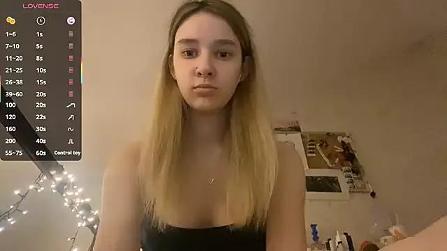 DanaCore from StripChat is Freechat