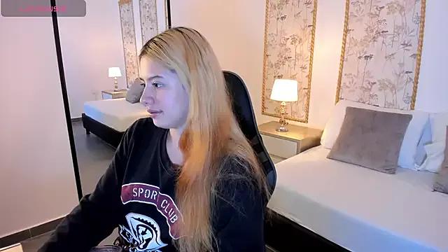 daniand_ from StripChat is Freechat