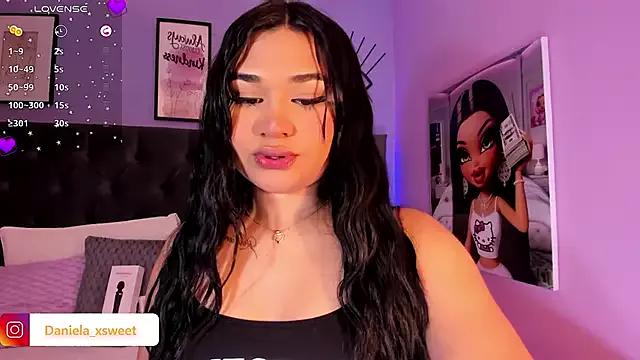 Entertain your itch for girls livestreamers with our collection of stunning models, skilled in the art of temptation and delight.