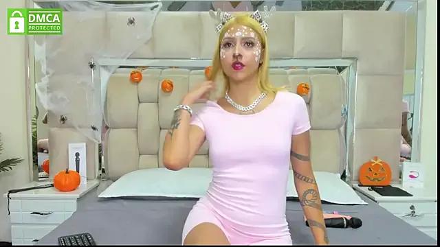 Entertain your itch for girls livestreamers with our collection of stunning models, skilled in the art of temptation and delight.