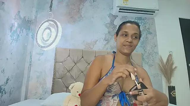 DarcyMooree from StripChat is Freechat
