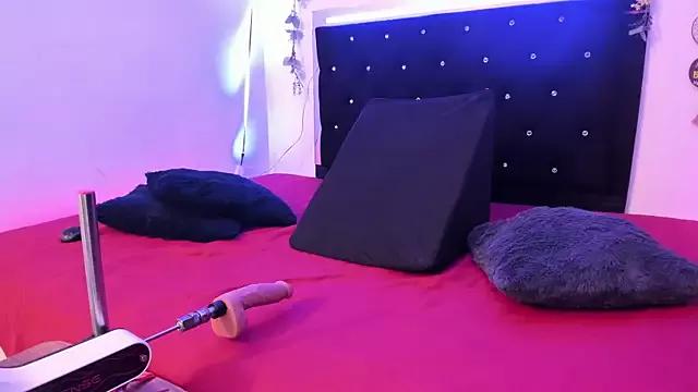 DayanRoux from StripChat is Freechat